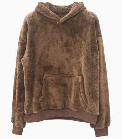 Ultra-soft hoodie for men, perfect for autumn days with cozy fabric and modern style.