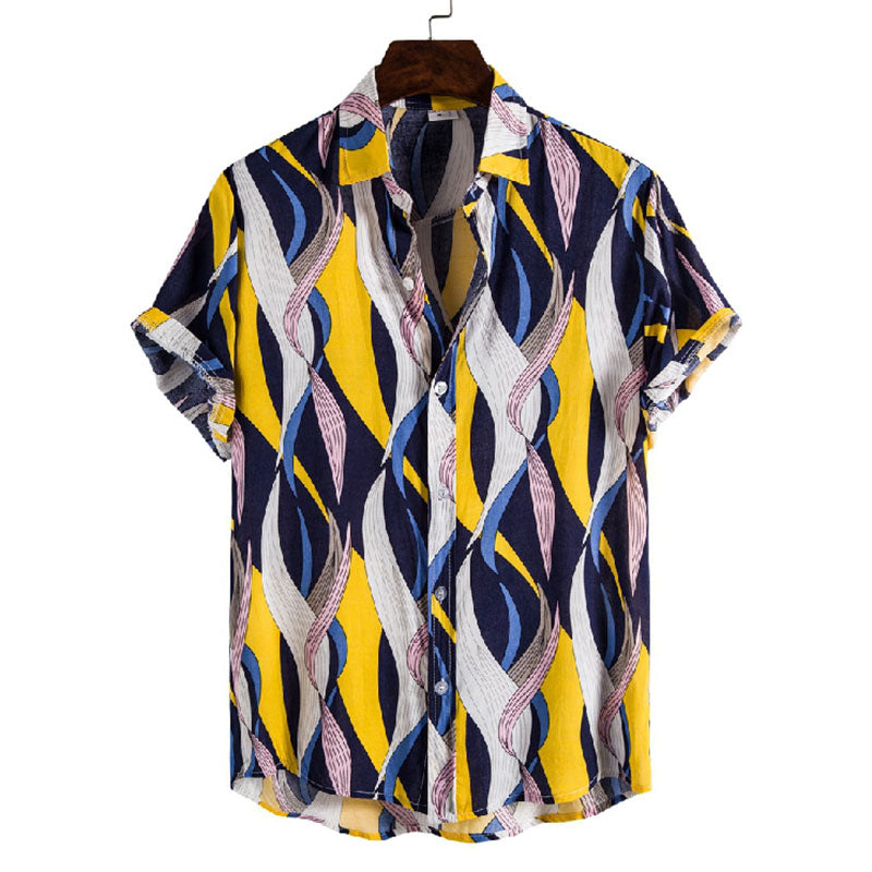 Comfortable men's Hawaiian summer shirt with a breathable fabric and tropical design, ideal for warm weather and casual outings.
