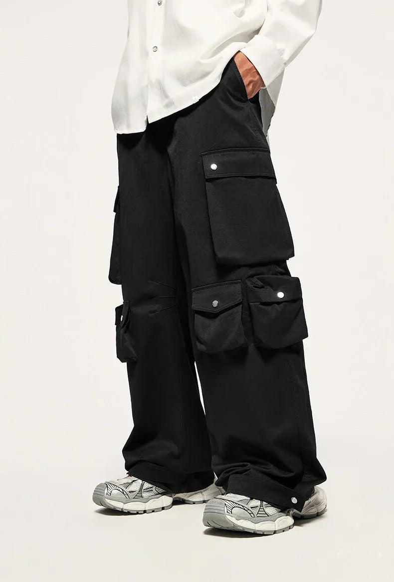Men's premium stylish summer cargo pants with breathable, lightweight fabric and a modern design for ultimate comfort and style.