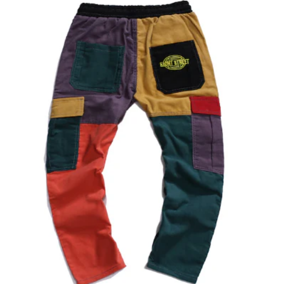 Men's stylish corduroy cargo pants with a relaxed fit and spacious pockets, perfect for casual autumn days.