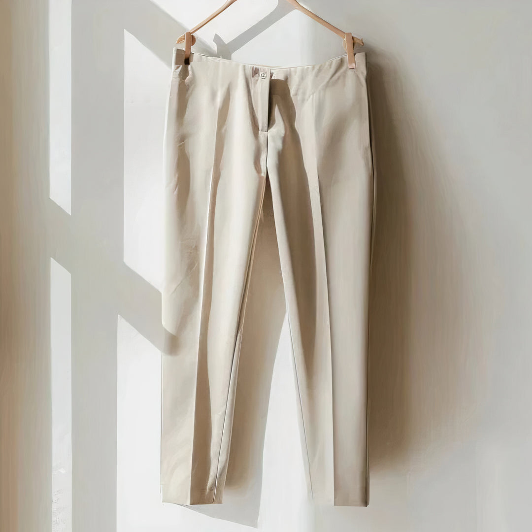 Men's tailored business trousers with a slim-fit design, breathable fabric, and lightweight comfort for professional and formal wear.