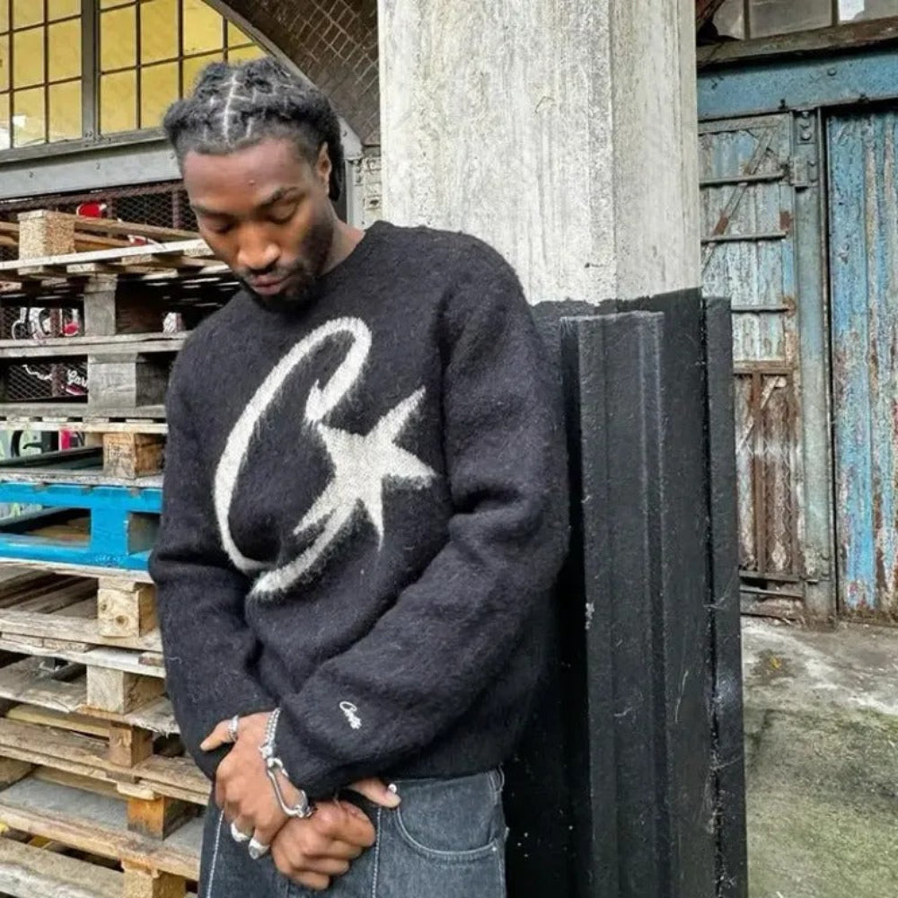 Trendy warm sweater for men with a stylish and comfortable design, ideal for autumn layering.