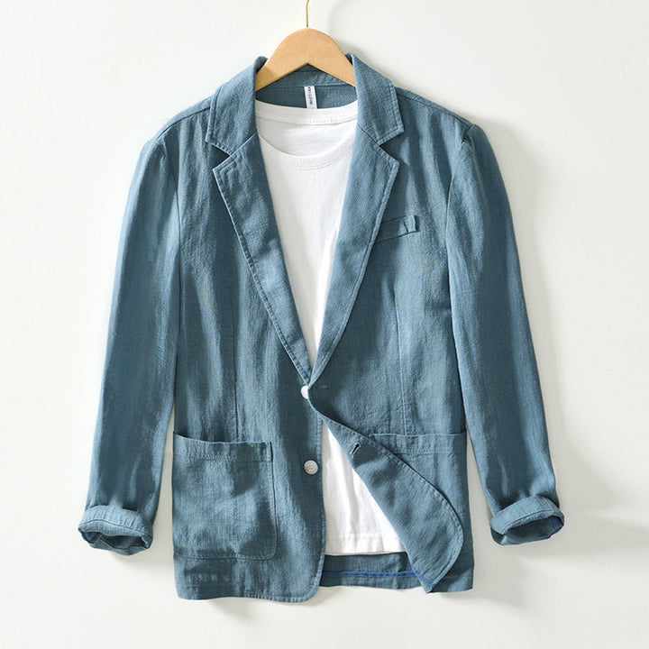 Men's casual linen blazer for autumn, offering lightweight comfort and effortless style.







