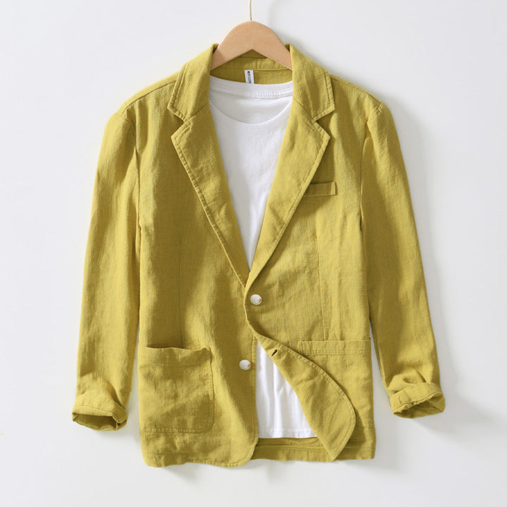 Men's casual linen blazer for autumn, offering lightweight comfort and effortless style.







