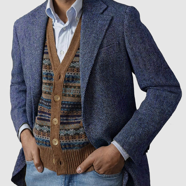 Classic elegant blazer for men with tailored slim fit and breathable fabric, ideal for autumn days.