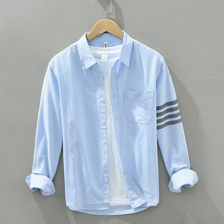 Comfortable men's summer shirt with long sleeves and breathable fabric, ideal for warm days and relaxed style.
