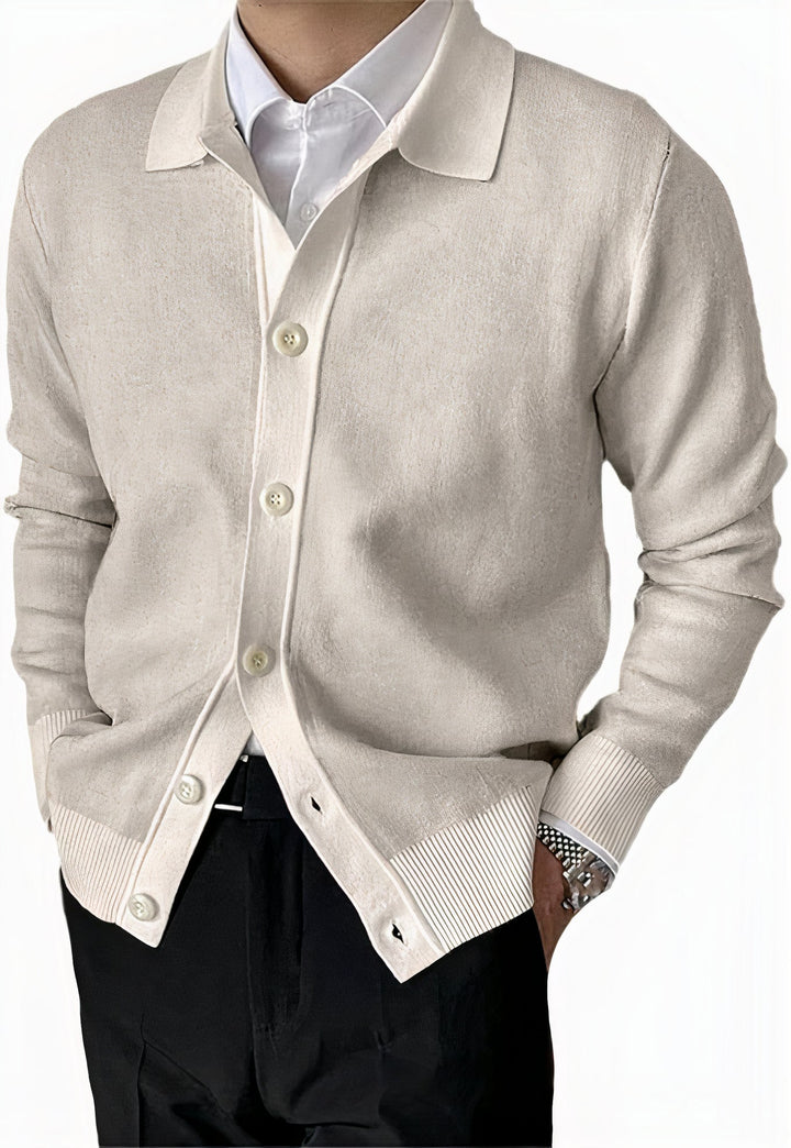 Elegant cardigan for men with soft knit fabric and classic design, ideal for stylish and cozy autumn days.