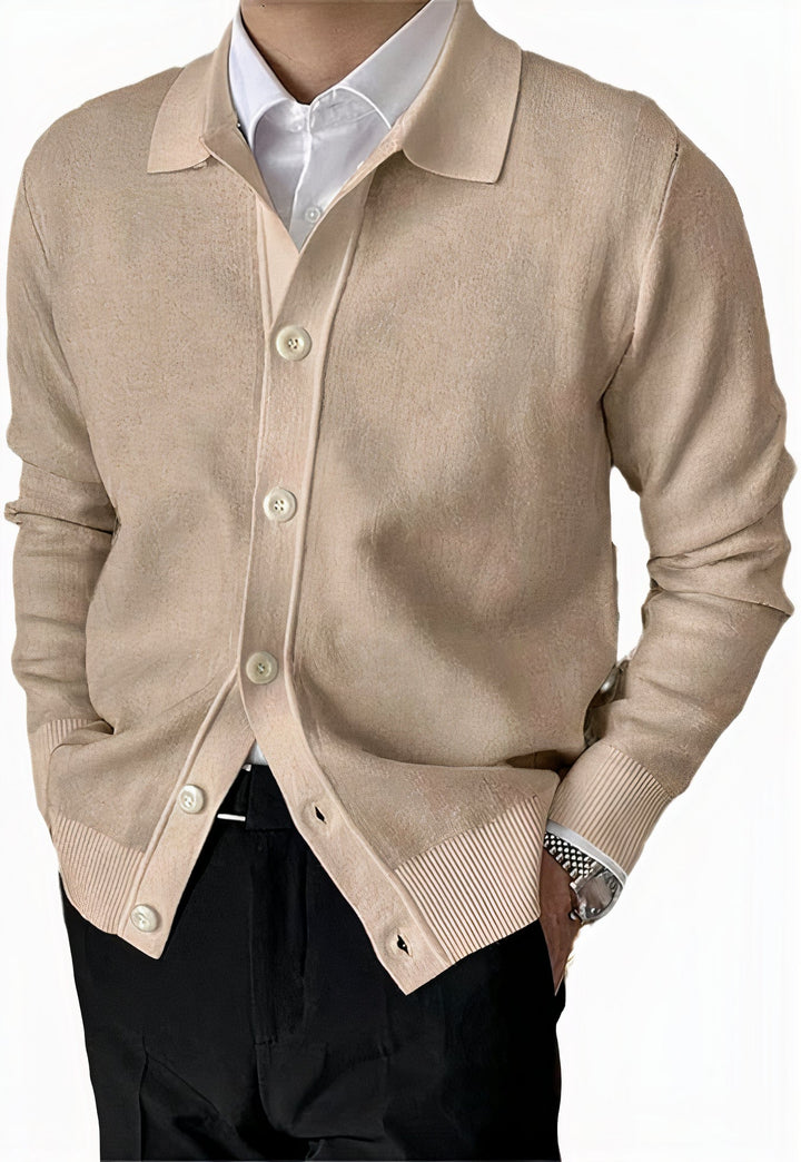 Elegant cardigan for men with soft knit fabric and classic design, ideal for stylish and cozy autumn days.