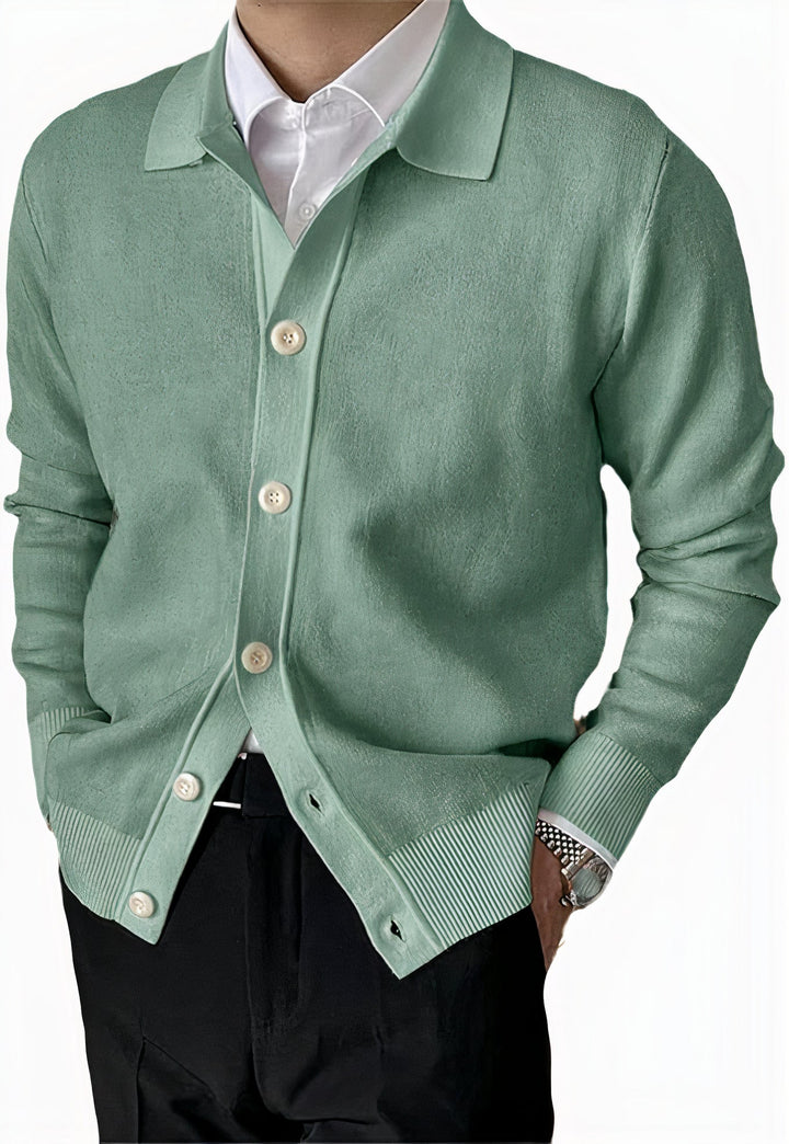 Elegant cardigan for men with soft knit fabric and classic design, ideal for stylish and cozy autumn days.