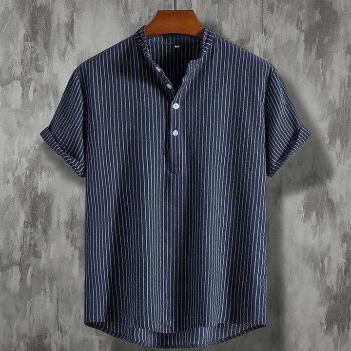 Luxurious summer shirt for men with sleek design and breathable fabric, perfect for warm days.


3/3








