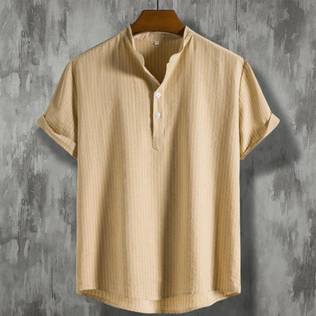 Luxurious summer shirt for men with sleek design and breathable fabric, perfect for warm days.


3/3








