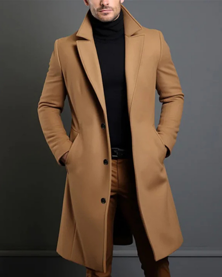  Luxurious trench coat for men with tailored fit and wind-resistant fabric, ideal for stylish Autumn days.








