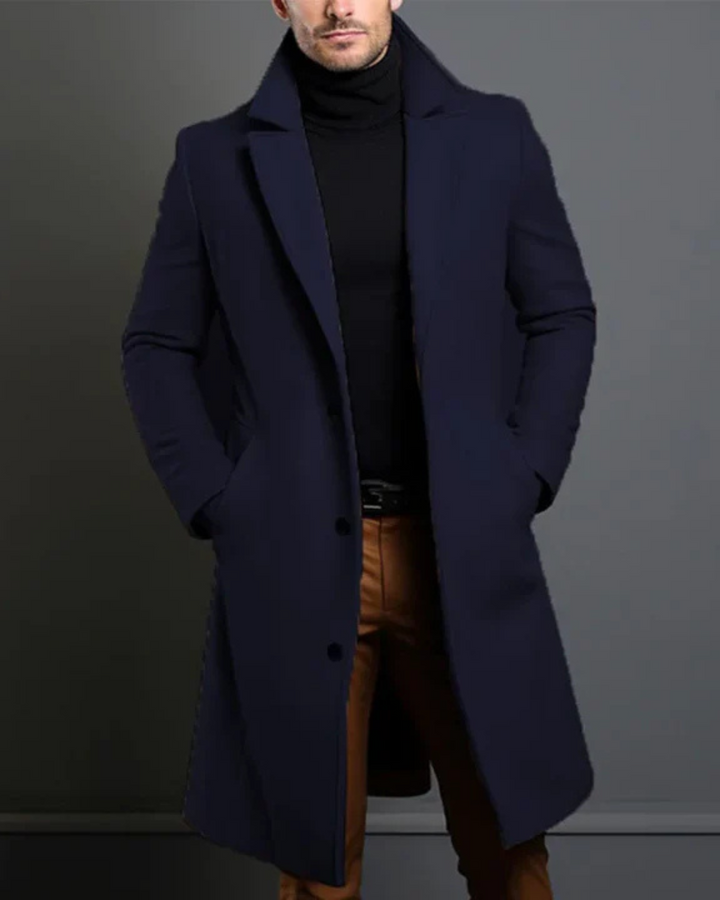  Luxurious trench coat for men with tailored fit and wind-resistant fabric, ideal for stylish Autumn days.









