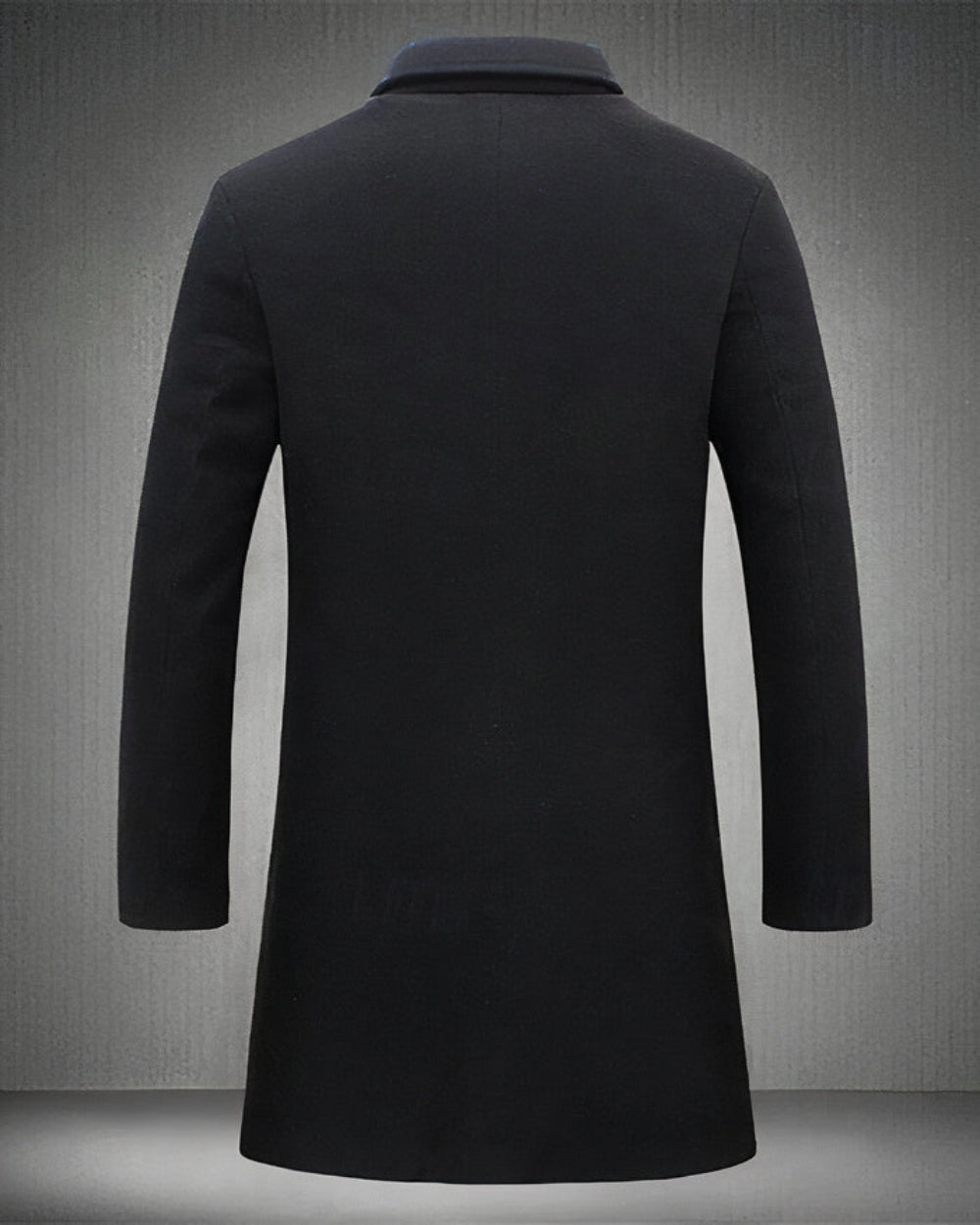  Luxurious trench coat for men with tailored fit and wind-resistant fabric