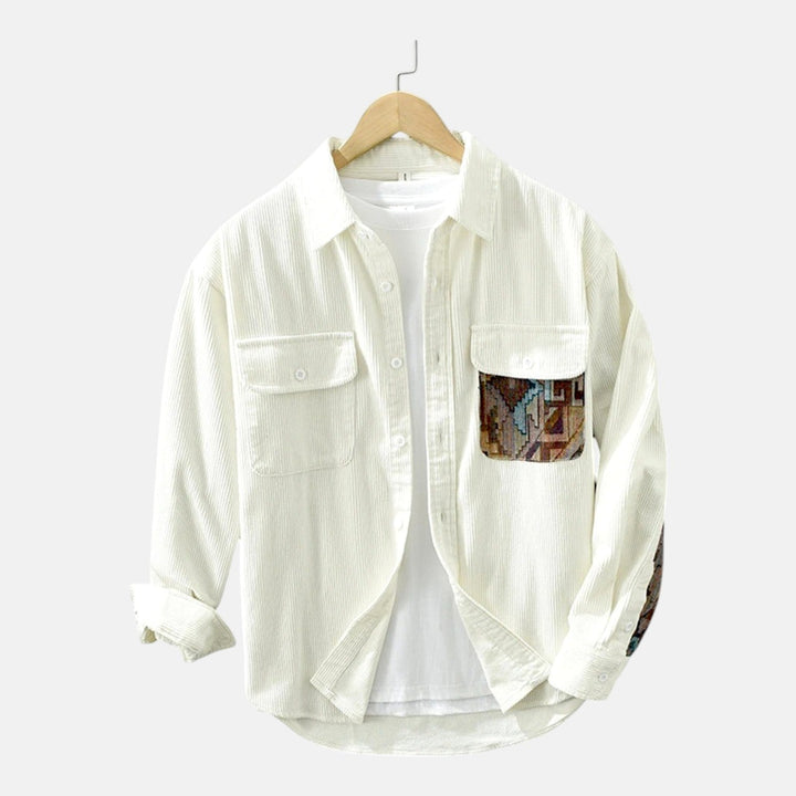 Luxurious vintage summer shirt for men with breathable fabric and timeless design ideal for summer days.








