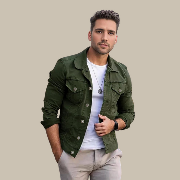 Men's casual denim jacket with timeless design and relaxed fit, perfect for stylish and comfortable autumn outfits.









