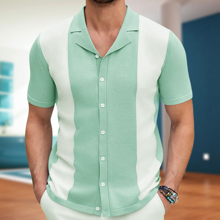 Men’s casual summer shirt with lightweight, breathable fabric and relaxed fit, perfect for warm summer days.