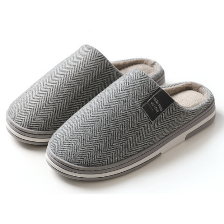 Minimalist men's slippers with soft cushioned insole and slip-on design, ideal for comfort during Autumn days.