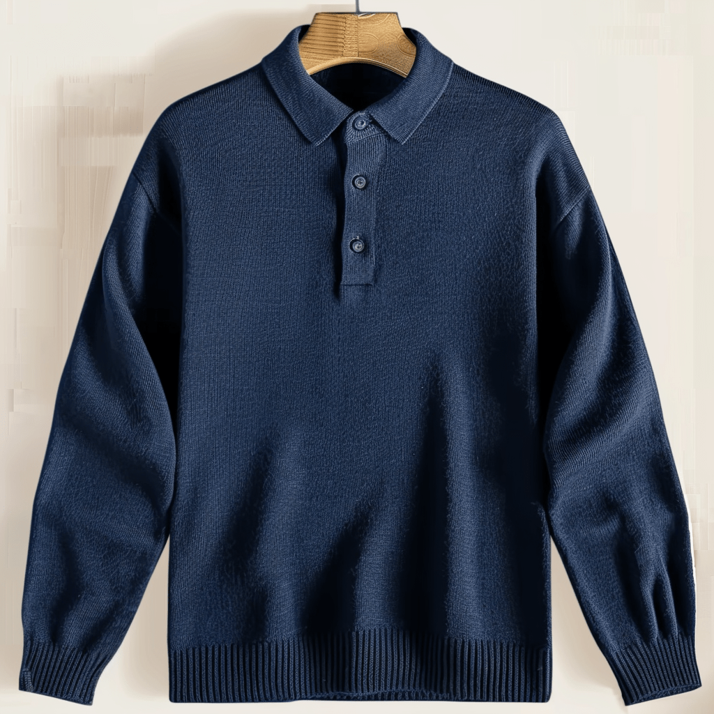 Modern warm sweater for men with soft thermal fabric and slim fit, perfect for stylish autumn days.








