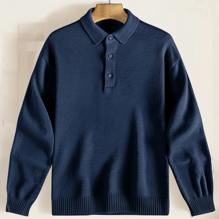 Modern warm sweater for men with soft thermal fabric and slim fit, perfect for stylish autumn days.








