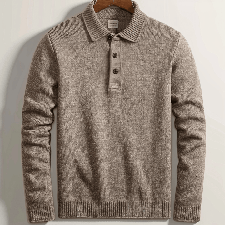 Modern warm sweater for men with soft thermal fabric and slim fit, perfect for stylish autumn days.








