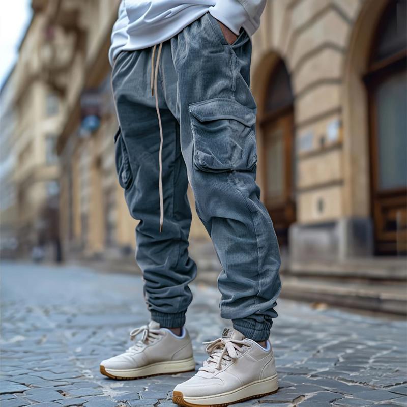 Relaxed cargo pants for men offering comfort, practicality, and versatile style for autumn days.








