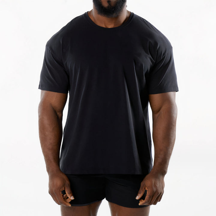 Basic summer t-shirt for men with breathable, lightweight fabric, offering comfort and effortless style for warm days.








