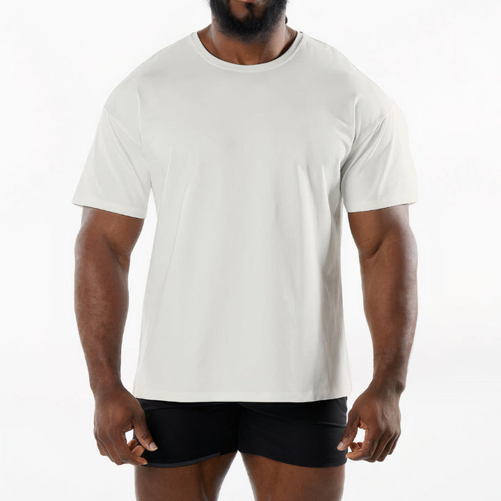 Basic summer t-shirt for men with breathable, lightweight fabric, offering comfort and effortless style for warm days.








