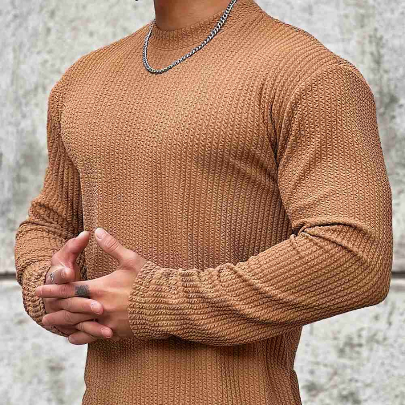 Casual sweater for men with a relaxed fit, ideal for autumn days and everyday comfort.