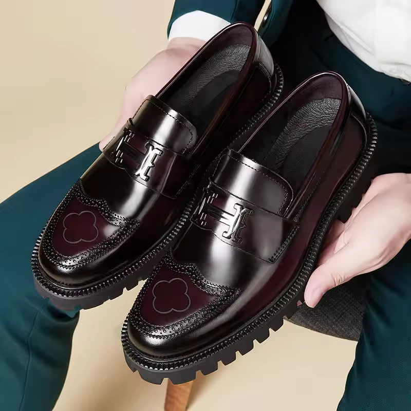 Classic men's leather shoes with timeless design and all-day comfort.
