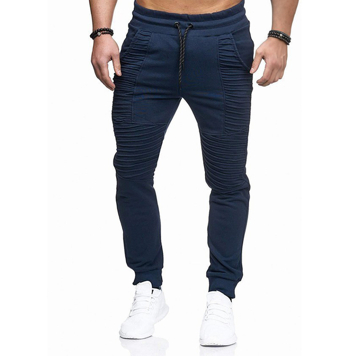 Classic slim-fit summer pants for men, featuring breathable fabric and a modern tailored fit for warm-weather style.