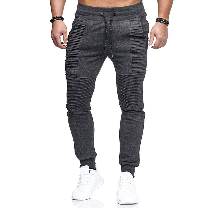 Classic slim-fit summer pants for men, featuring breathable fabric and a modern tailored fit for warm-weather style.