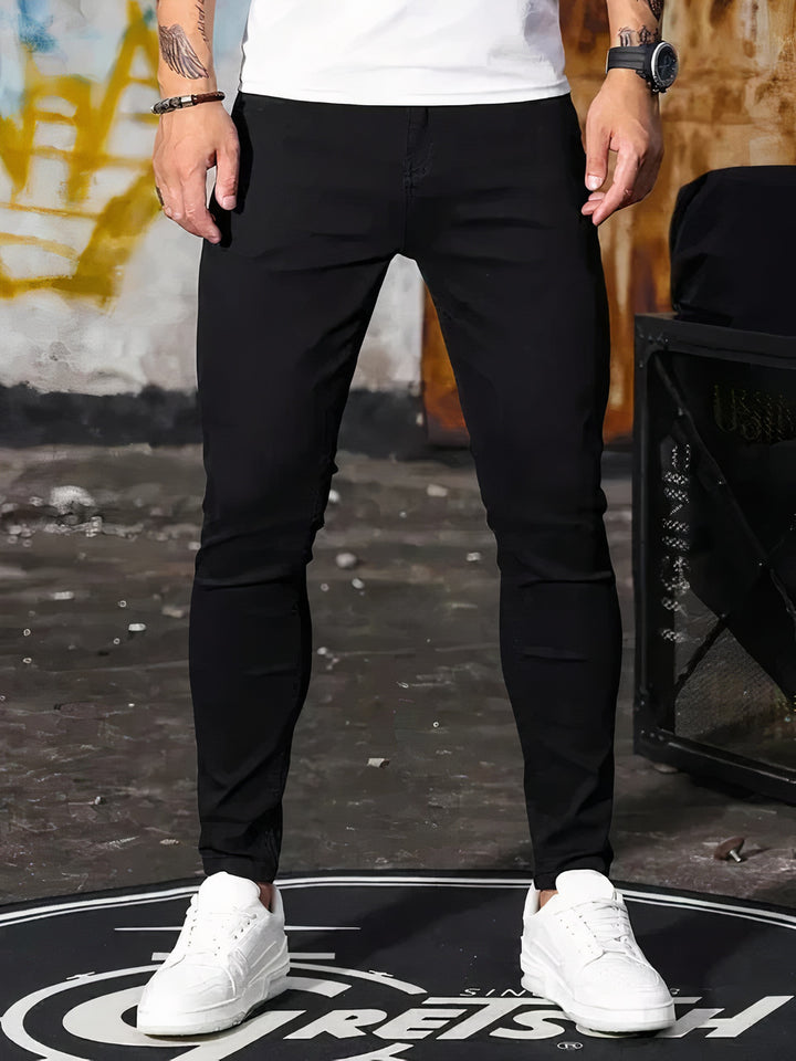 Classic summer denim jeans for men with breathable, lightweight fabric and a versatile fit, perfect for warm days.