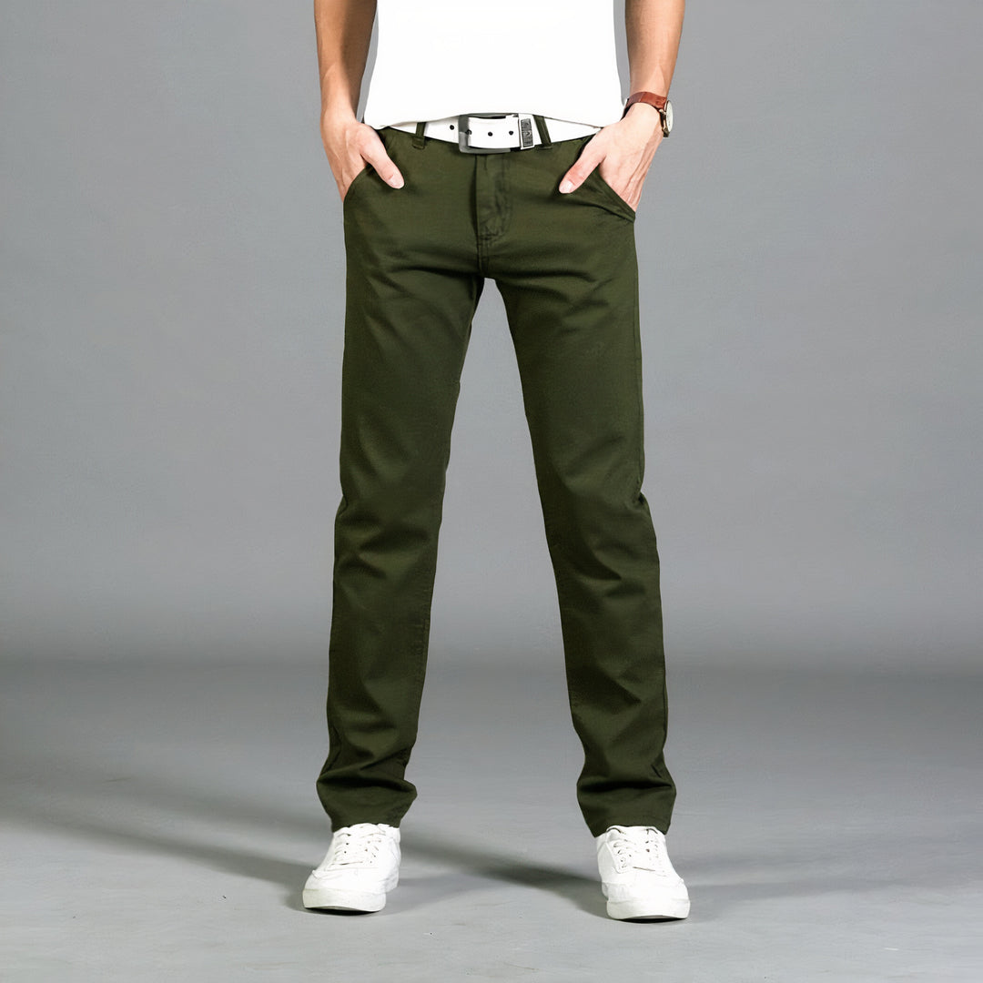  Classic summer pants for men made from breathable, lightweight fabric, offering comfort and style for warm days.