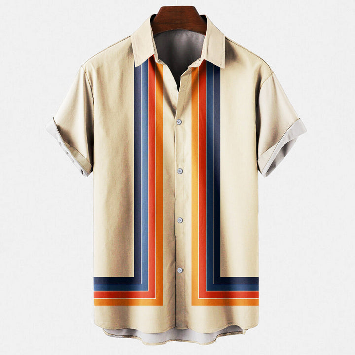 Classic vintage vacation shirt with lightweight and breathable fabric, ideal for summer days and relaxed adventures.






