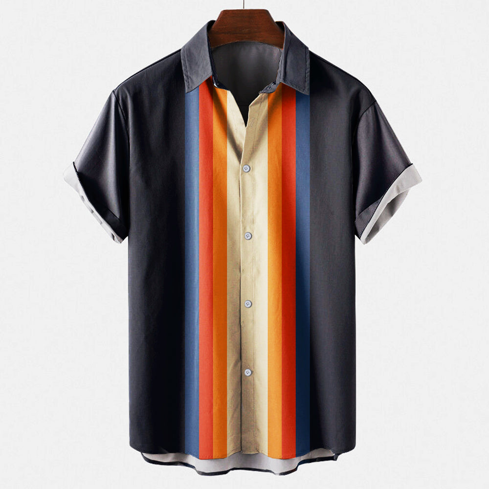 Classic vintage vacation shirt with lightweight and breathable fabric, ideal for summer days and relaxed adventures.






