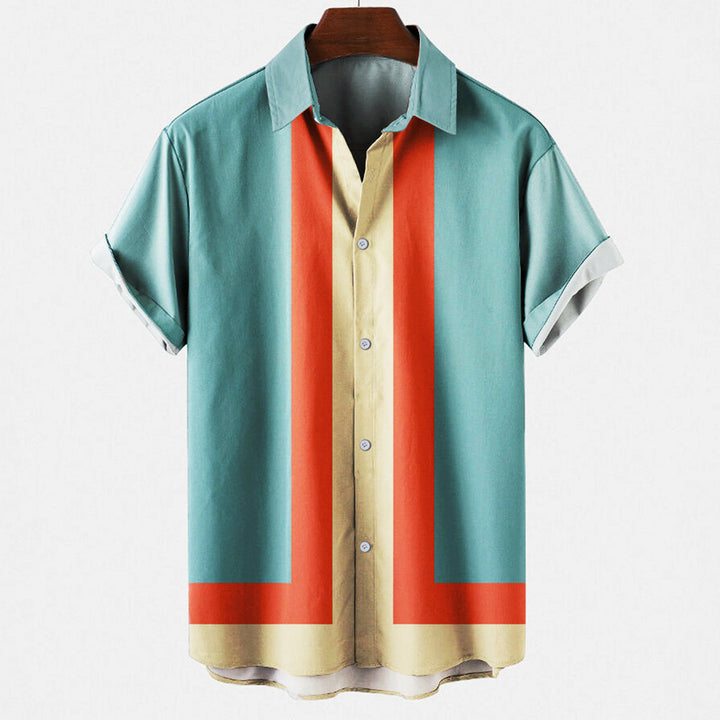 Classic vintage vacation shirt with lightweight and breathable fabric, ideal for summer days and relaxed adventures.






