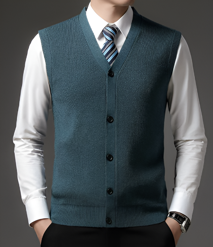 Classic warm vest for autumn, lightweight and breathable, ideal for layering during cool days.
