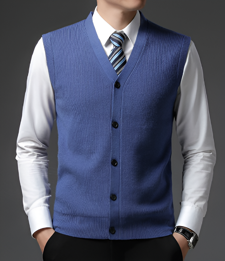 Classic warm vest for autumn, lightweight and breathable, ideal for layering during cool days.