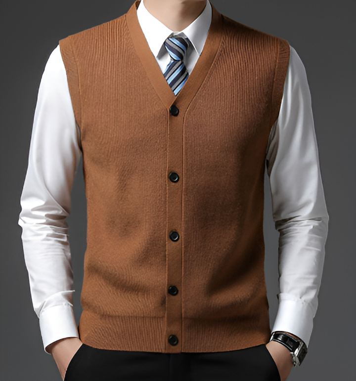 Classic warm vest for autumn, lightweight and breathable, ideal for layering during cool days.