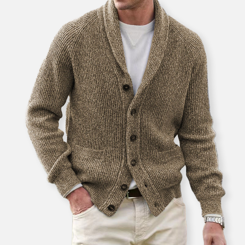 Comfortable autumn cardigan for men, providing warmth and style for cool days.