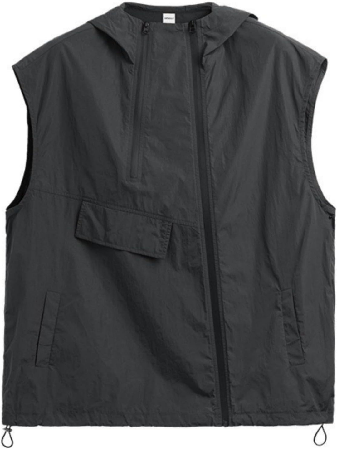 Comfortable men's cargo vest with multiple pockets, perfect for autumn layering and outdoor activities.