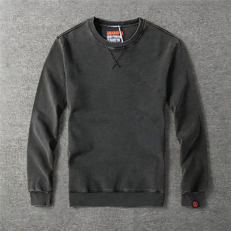Comfortable retro sweater for men, perfect for autumn days and stylish everyday wear.







