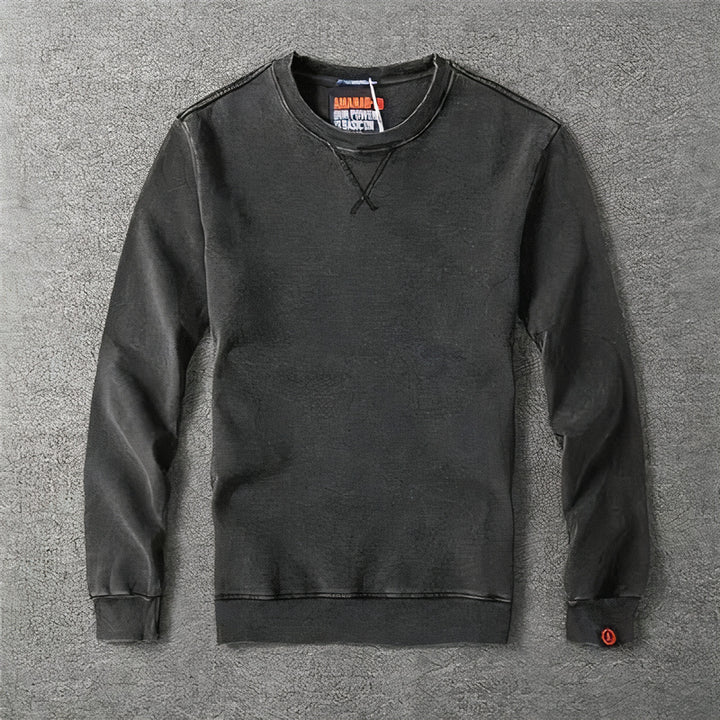Comfortable retro sweater for men, perfect for autumn days and stylish everyday wear.







