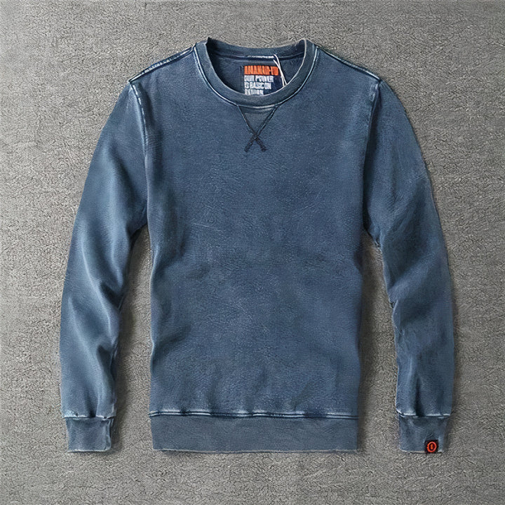 Comfortable retro sweater for men, perfect for autumn days and stylish everyday wear.







