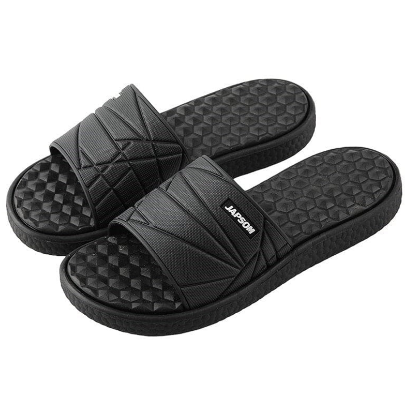 Comfortable men's slippers with cushioned sole and breathable design, ideal for relaxing on summer days.