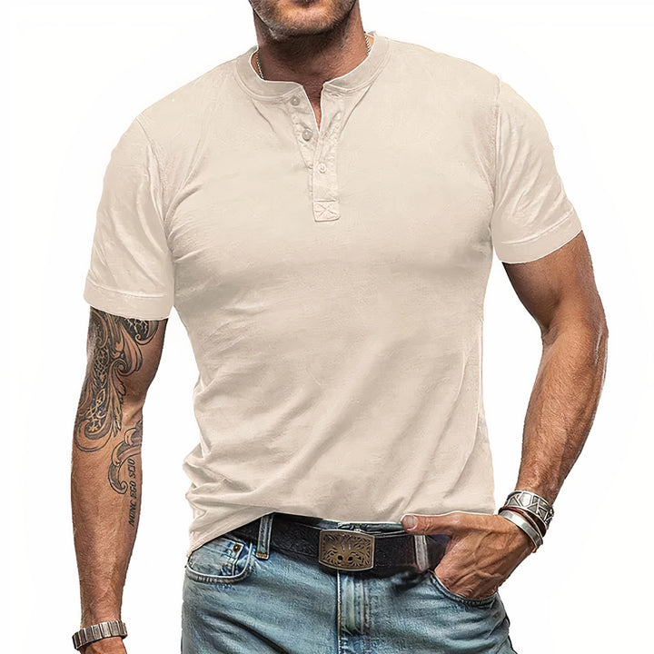 Comfortable summer shirt for men with breathable, lightweight fabric for a stylish and cool look in warm weather.