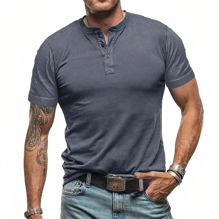 Comfortable summer shirt for men with breathable, lightweight fabric for a stylish and cool look in warm weather.