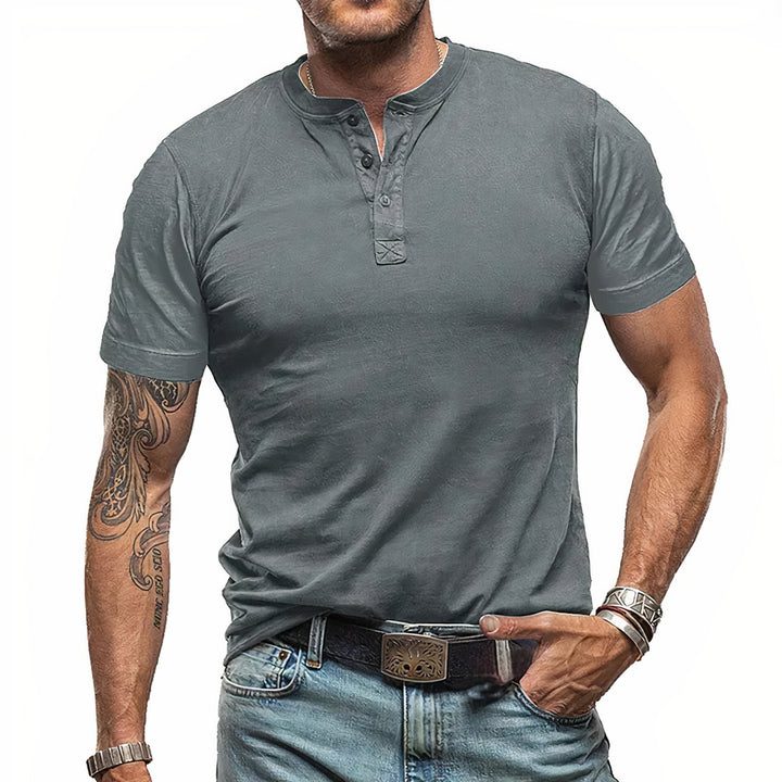 Comfortable summer shirt for men with breathable, lightweight fabric for a stylish and cool look in warm weather.