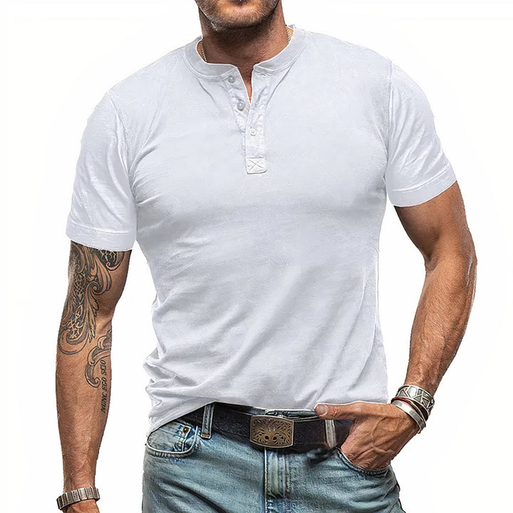 Comfortable summer shirt for men with breathable, lightweight fabric for a stylish and cool look in warm weather.